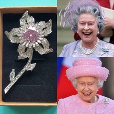 Queen Elizabeth's Royal Replica Williamson Jonquil Flower Brooch Pendant