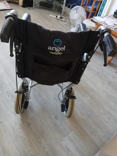 Angel mobility folding