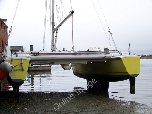 Photo 6x4 twin hulls - twin, hulls,