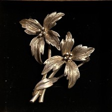 Exquisite Silver Lily Brooch