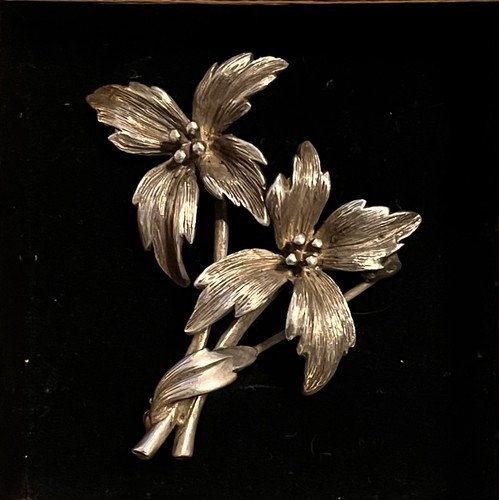 Exquisite silver lily - silver,