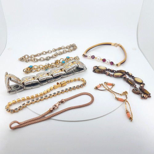 Vintage gold tone bracelet job - tone,