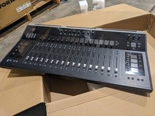 Mackie DC16 Digital Control Surface for DL32R Mixer with 16 Faders *EX-DEMO*