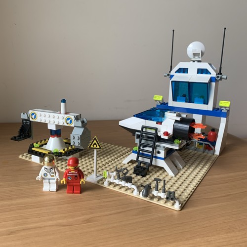 Lego space simulation station - simulation,