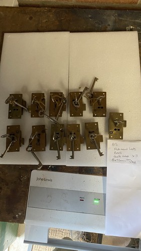 11x brass flush cupboard locks - brass,