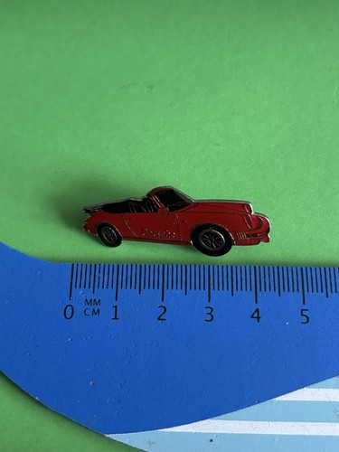 Porsche pin badge - porsche, vintage