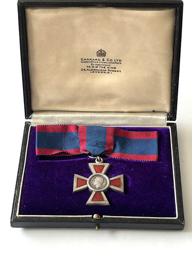 Genuine royal red - royal,
