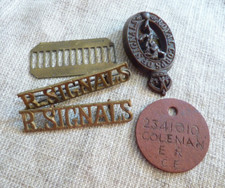 R Signals Shoulder Titles