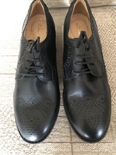 Clarks Black Leather Brogues Women’s Size 4 D Brand New 