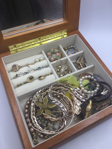 Job lot vintage gold tone - job,