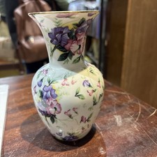 Regal Bone China Vase Sweet Pea Floral Design Gold Trim 14cm Tall Vintage