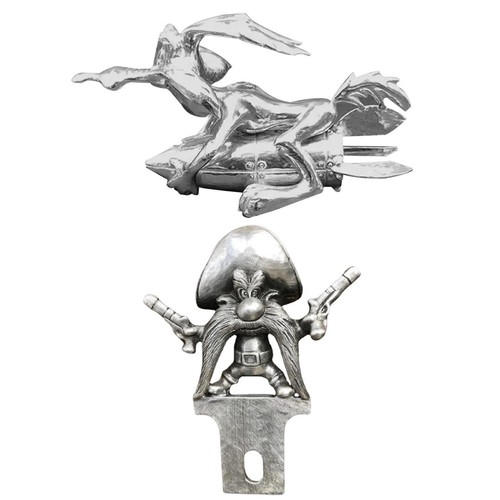 Hood ornament cartoon coyote - ornament,