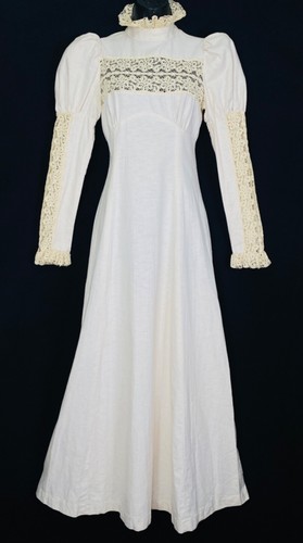 Vintage 1970s white victorian - white,