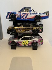1:24 Triple Diecast display