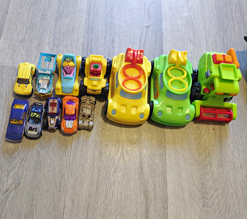 Mixed toy car lot - car, plastic