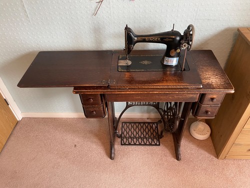 Antique singer sewing machine - singer,