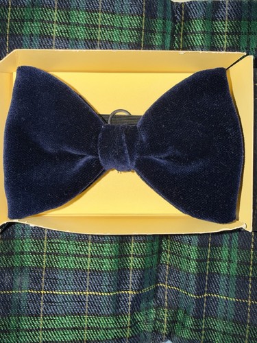 Vintage navy velvet bow tie - vintage,