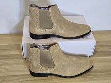 Find Men’s Chelsea Brown