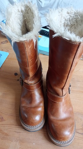 Caterpillar size brown boots - size, 3