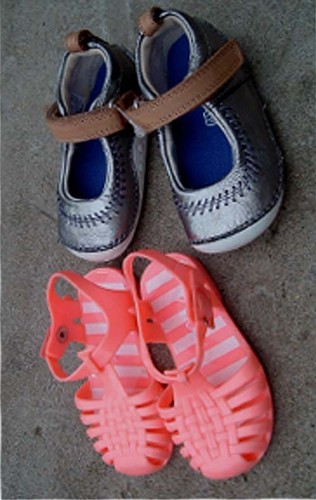 Pair infant girl - pair,