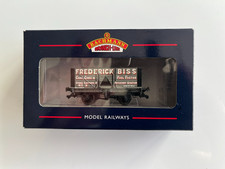 Bachman Branchline OO Gauge 7 Plank Fixed End Wagon. New in Box
