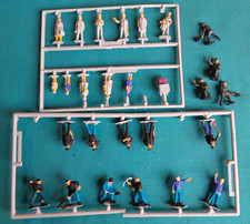 VINTAGE MODEL RAILWAY PLASTIC FIGURES AND WORKMEN