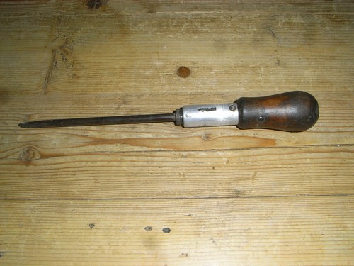Antique vintage alfrid - /,