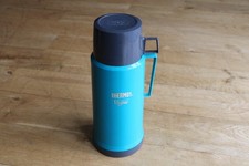 Vintage Retro Thermos Vogue