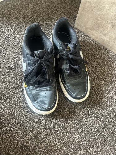 Boys black nike trainers size - boys,