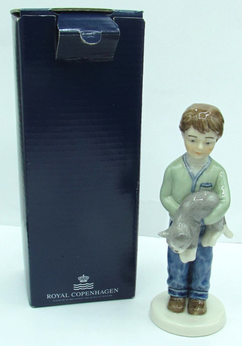Royal copenhagen figurine 758 - royal,