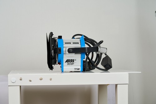 Arri 300 plus - portable, fresnel