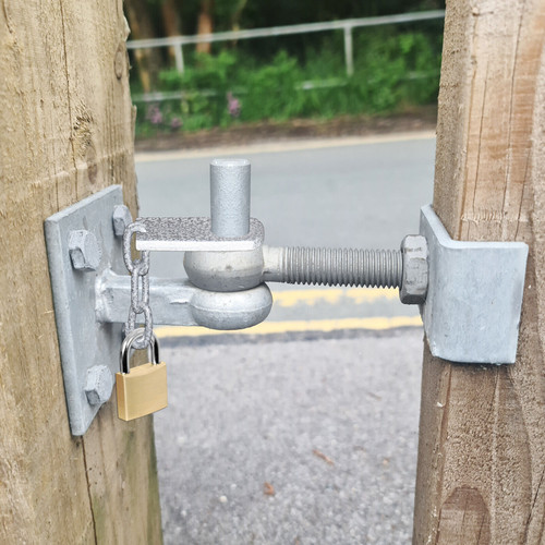 Anti theft bracket - , entrance