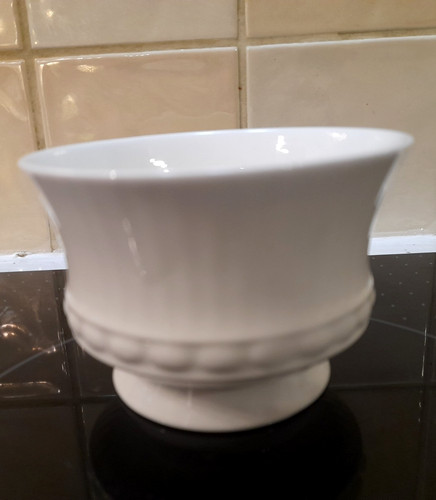 Pretty white fine bone - pretty, china