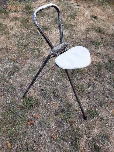 Vintage legged hill rest - a,