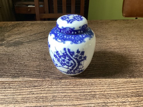 Vintage lidded ginger jar - ginger,