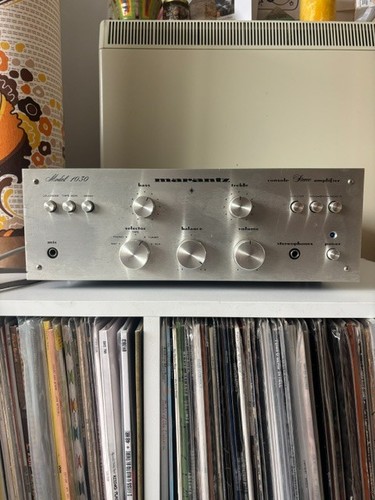 Marantz 1030 amplifier