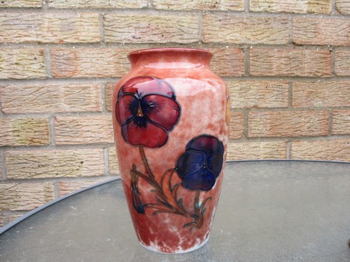 Moorcroft vase with unusual - moorcroft,