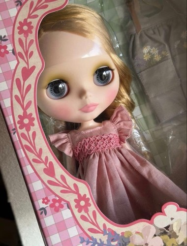 Juniemoon custom blythe - juniemoon,