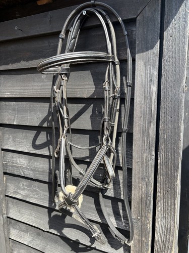 Black cob size grackle bridle - black,