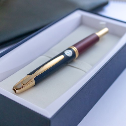 Customized pilot capless - customized,