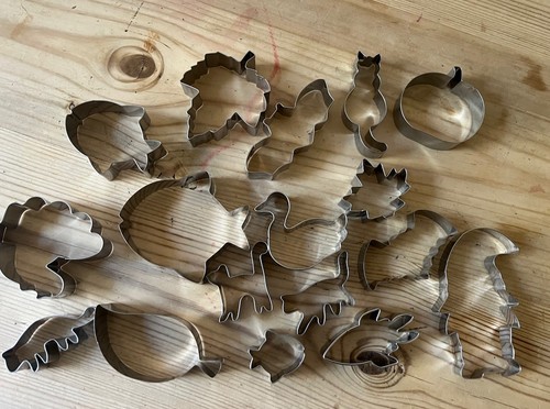 Job lot cookie cutters cat - job,