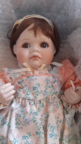 Porcelain girl sara - girl,
