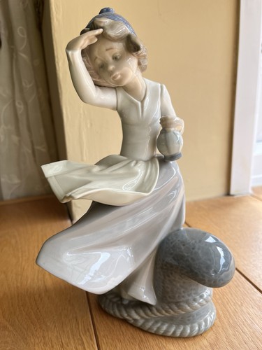 Nao lladro figurine girl - lladro,