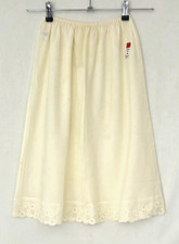 Vintage St Michael Broderie