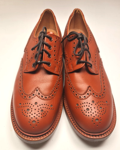 Dapper dresser alert alfred - dresser,