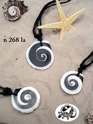 Black white shell necklace - white,