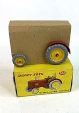 Dinky toys 300 massey harris - dinky,