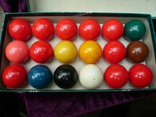 18 Aramith Belgium 2 inch snooker balls in box (82)
