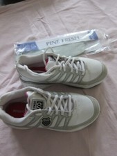 K SWISS LADIES DEFIER PERFORMANCE TENNIS  SHOE SIZE 5.5