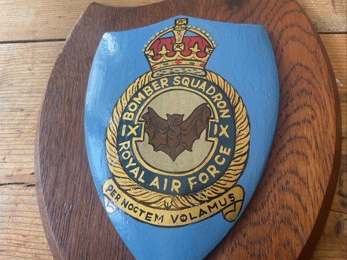 Vintage hand painted royal air - hand,